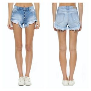 High Rise Distress 4 Button Cut Fray Hem Shorts